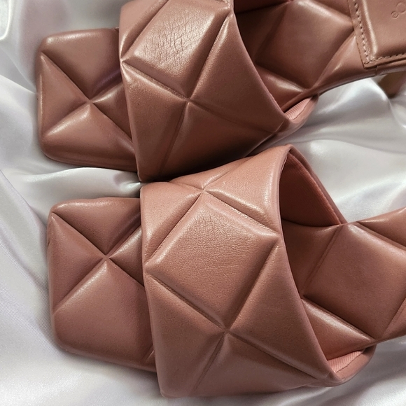 Bamboo Mauve Heels | Quilted Detail | Square Toe | Sz 7 - Picture 3 of 4